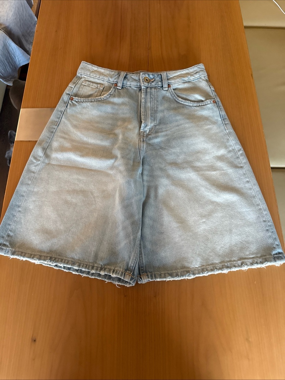 Zara Denim Long Distressed Light Wash Jean Shorts Knee Length SZ 2